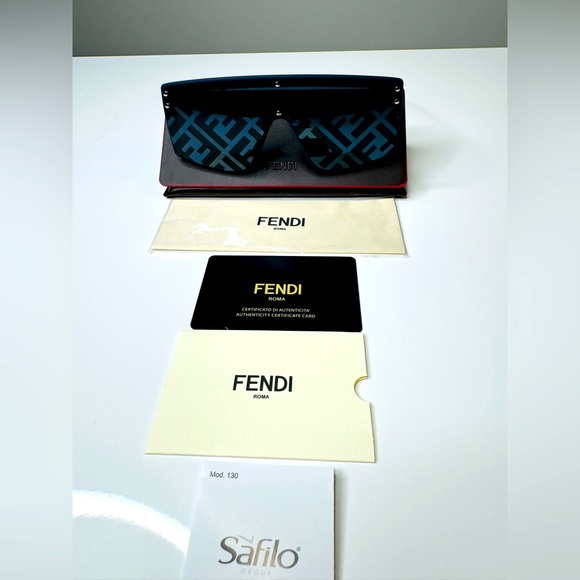 FENDI Logo Sunglasses - Authentic - Unisex - Navy Blue - Picture 7 of 17